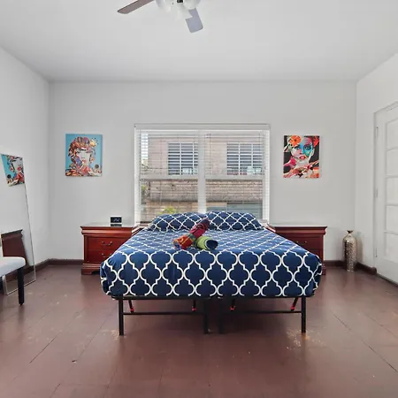 2 B/R W/Private Balcony, Heart Of South Beach Deal